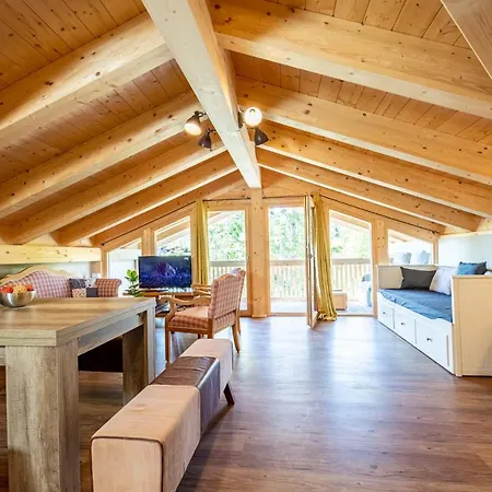 Haus Ludwig Alpenkraehe * جارمش بارتنكيرشن